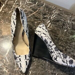 Coach wedge heel size 9.5 minimal Ware black and white snake skin
